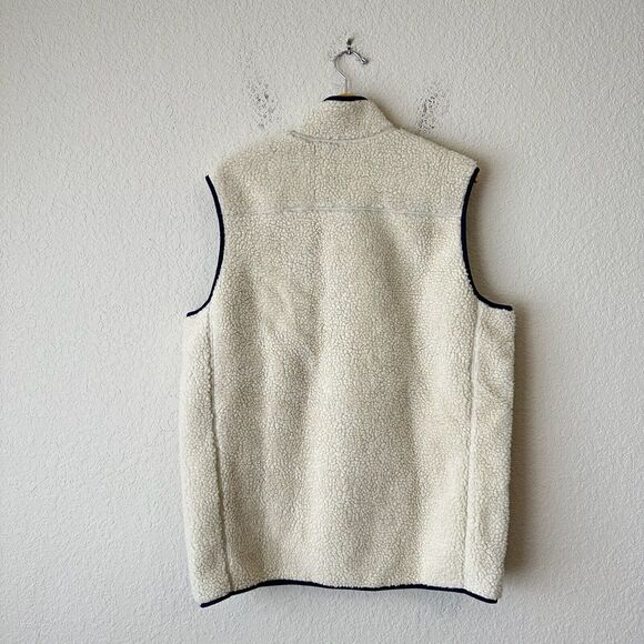 NWT EDDIE BAUER Chilali Faux Shearling Fleece Vest in Oyster - Picture 7 of 12